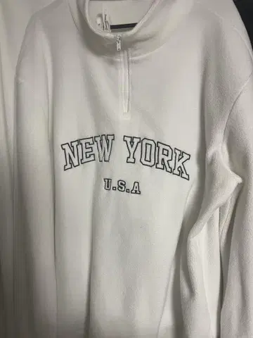 뉴욕 자수 하프 지퍼 트레이닝복