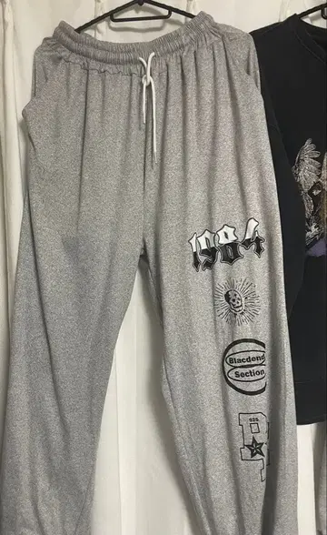 그레이 프린트 조거 팬츠