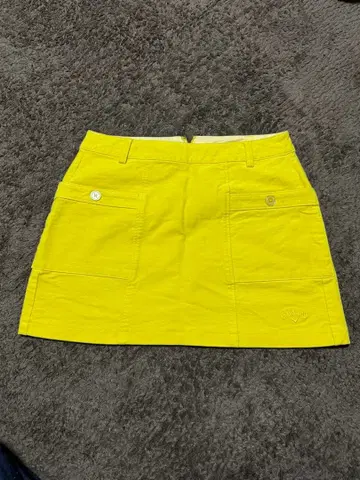 callaway 옐로우 컬러 스커트