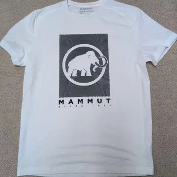MAMMUT 화이트 T셔츠 코끼리 디자인