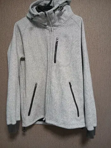 BRANDS 헤링본 무늬 후드 부착 후드티