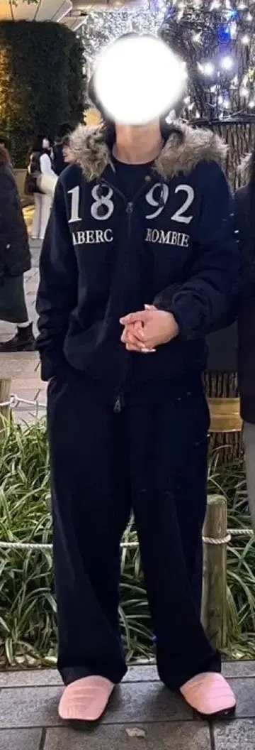 아베크롬비 앤 피치 볼륨 퍼 지퍼 후드티 네이비