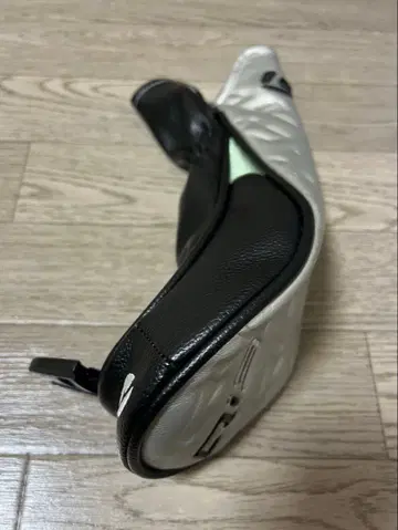 [ 미사용 새상품 ] Taylormade Qi 35 UT용 골프헤드커버