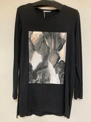 [ 새상품 ] ZARA 블랙 긴팔 T셔츠