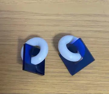 acrylic 화이트 x 블루 귀찌