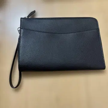 AOKI 블랙 가죽 클러치백