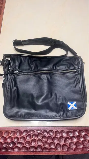 Lugage Light 숄더백 블랙