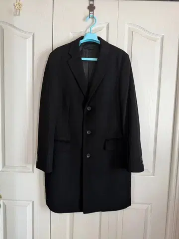 캐시미어 혼방 블랙 체스터 코트