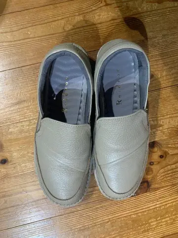 베이지 가죽 슬립온 EEE 사이즈