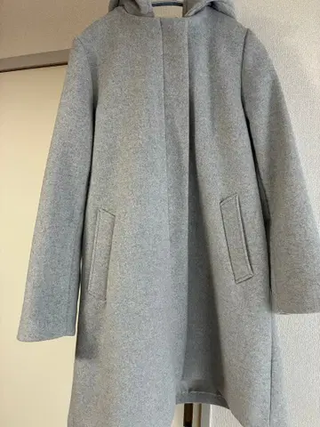 라이트 그레이 후드 부착 울 혼방 코트