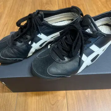 오니츠카타이거 멕시코66 블랙 화이트