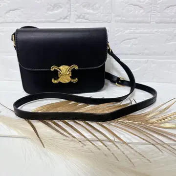 블랙 가죽 숄더백