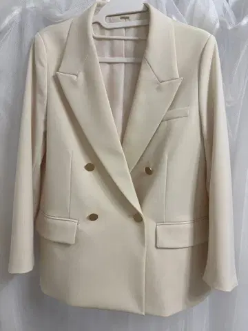 미라 오웬 mila Owen 자켓