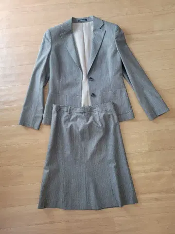 [ 새상품급 ] NEW WORKER 여성 수트 울 M