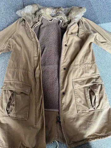 베이지 퍼 모즈 코트