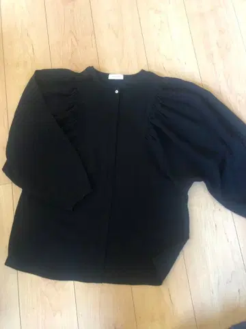 PASSIONE 블랙 벌룬 슬리브 셔츠 38