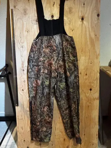 카모플라쥬 오버롤 사이드 지퍼 포함