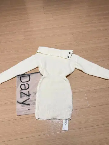 화이트 니트 원피스 SHEIN