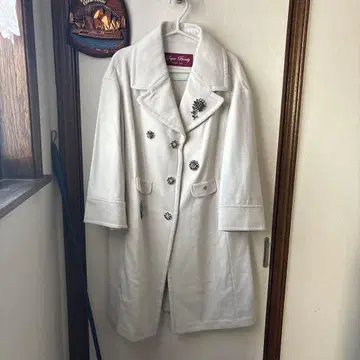 슈퍼 뷰티 비쥬 부착 화이트 코트 44