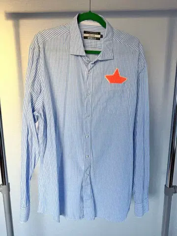 블루 화이트 스트라이프 긴팔 셔츠 별 모양 패치 부착 HYDROGEN