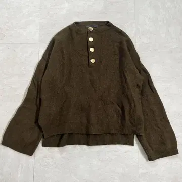 NOBLE 노블 니트 풀오버 골드 버튼 캐시미어 카키 브라운