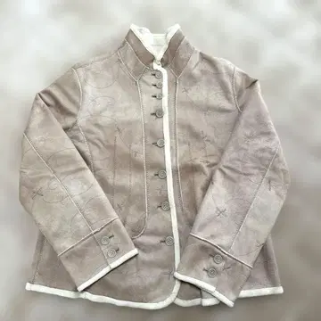 얇은 베이지색 스웨이드풍 자켓