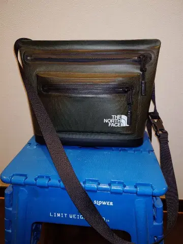 THE NORTH FACE 숄더백 올리브 그린