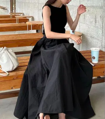 CLANE VOLUME MAXI SKIRT