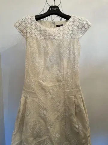 TOCCA 크림색 자수 원피스