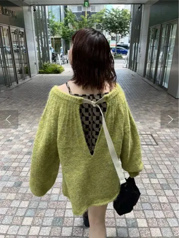 백 오픈 멜란지 니트