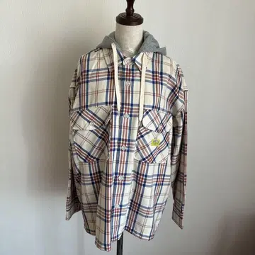 체크 무늬 후드 부착 셔츠