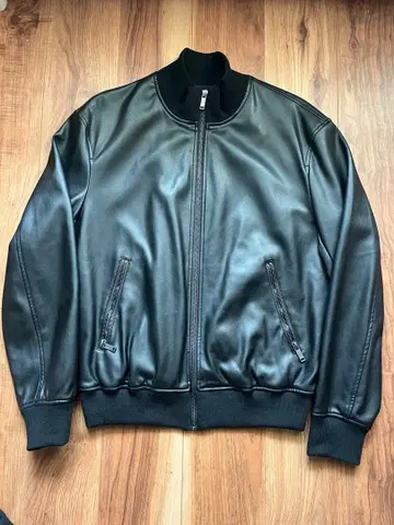 새상품 시착만 한 ZARA 블랙 봄버 자켓