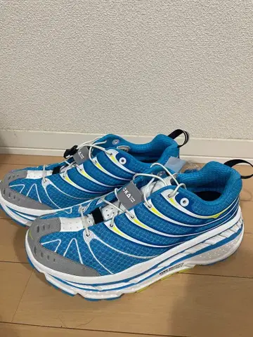 HOKA 트레일 러닝 신발