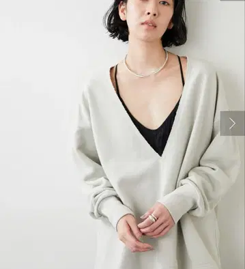 Whim Gazette(위 가제트) 쭈리 V넥 풀오버