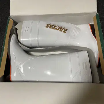 자쿠타스 화이트 장화 25.5cm