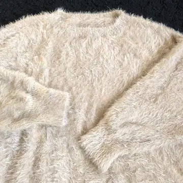 베이지 니트 스웨터 긴팔