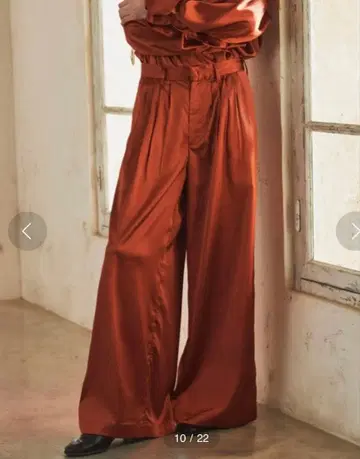 seyto 새틴 5턱 배기 플레어 팬츠