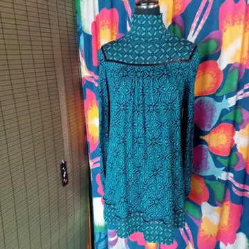 터콰이즈 브라운 플로럴 터틀넥 튜닉