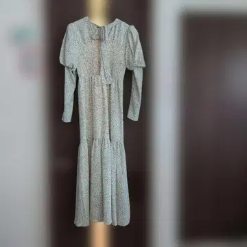 도트 무늬 긴팔 티어드 원피스