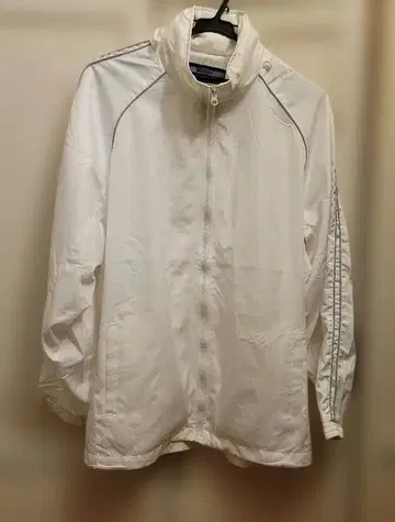 화이트 나일론 자켓과 팬츠 세트 XL 새상품, 미사용