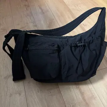 studio CLIP 에서 온 기쁨 포켓 숄더 블랙