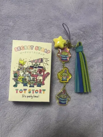 시크릿 스트랩 리틀 그린멘