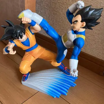 드래곤볼 손오공 베지터 피규어