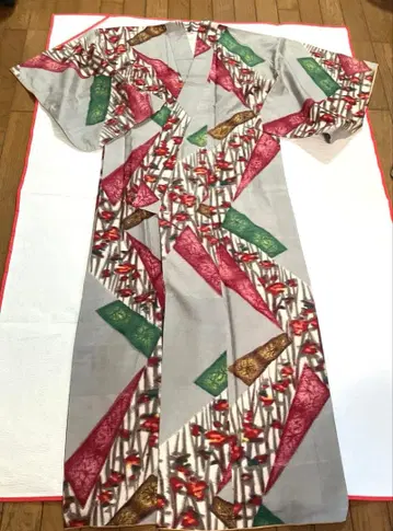 개성 있는 귀여운 기하학 패턴 코몬 실크 기모노 기장 152cm