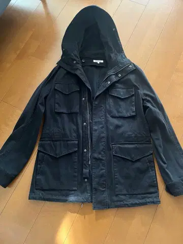 후드 부착 블랙 자켓