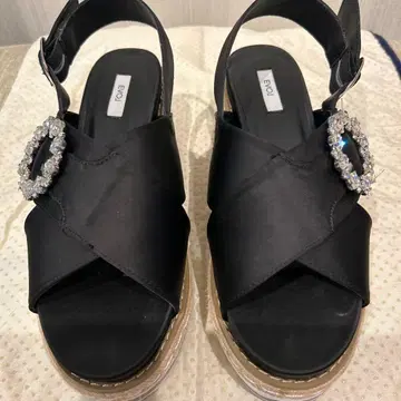 EVOI 비쥬 통굽 샌들 블랙