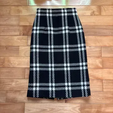 STRAWBERRY-FIELDS 체크 무늬 타이트 스커트