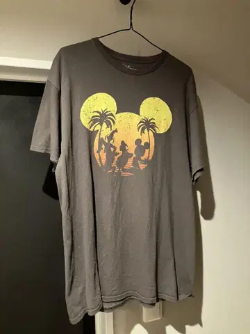 Disney 미키마우스 빈티지 t셔츠 브라운