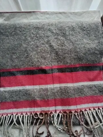 프랑스제 빨간색 라인 머플러