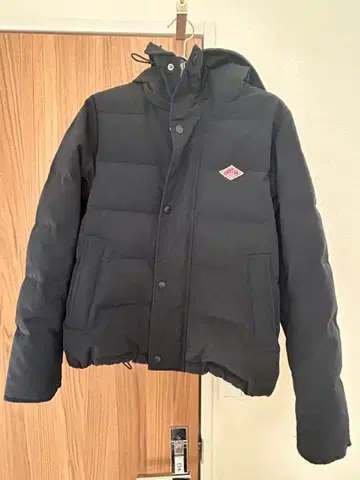 단톤 후드 부착 다운 자켓 네이비